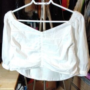 Pretty elasticized whiteout the shoulder fop